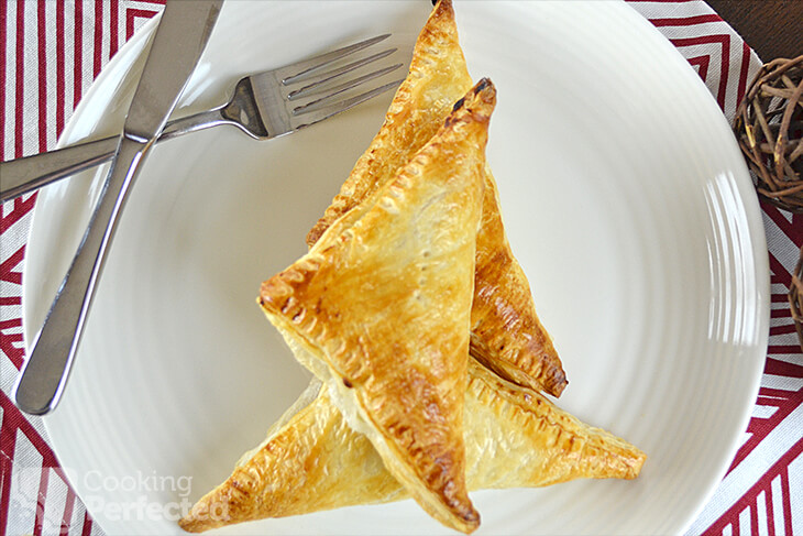 Oven Baked Apple Turnovers with Puff Pastry