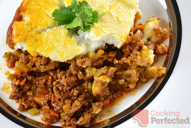 Paleo Shepherd's Pie with a Cauliflower Topping