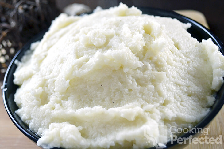 Cauliflower Mashed Potatoes with Coconut Oil