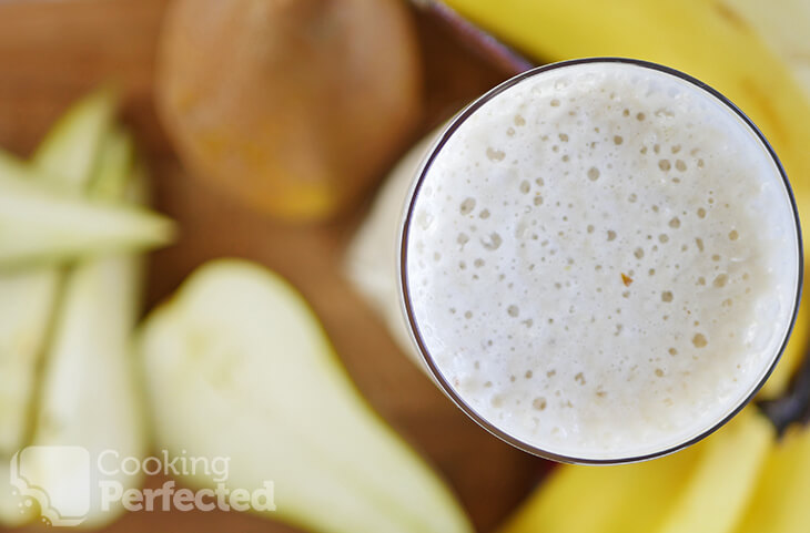 Pear and Banana Smoothie with fruit