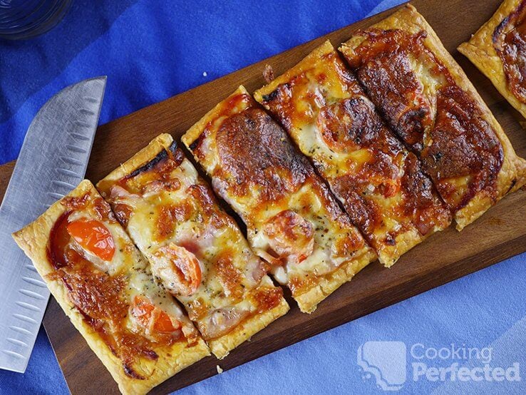 Puff con forma de porción de pizza