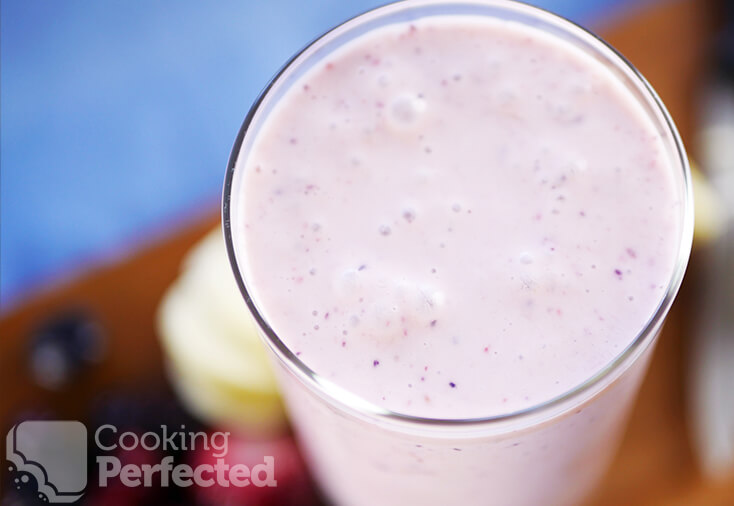 Creamy Banana Mixed Beery Smoothie