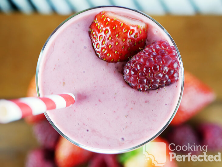 Strawberry Raspberry Smoothie with Yogurt