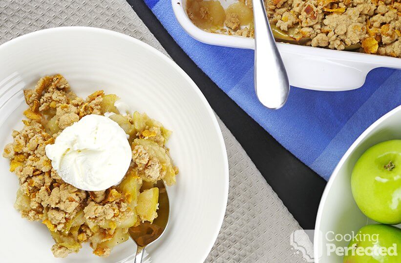 Gluten-Free Apple Crisp with ice cream