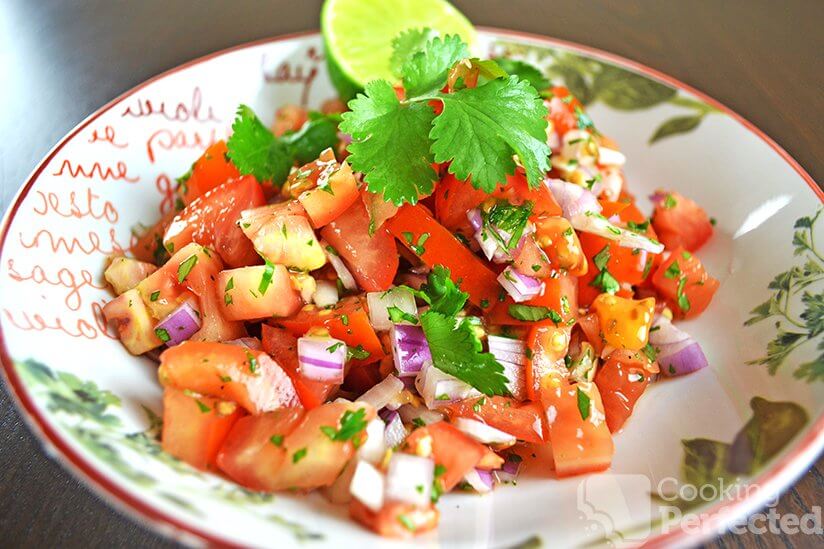 salsa with fresh tomatoes