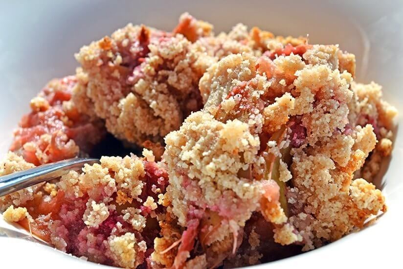 Paleo Rhubarb Crisp