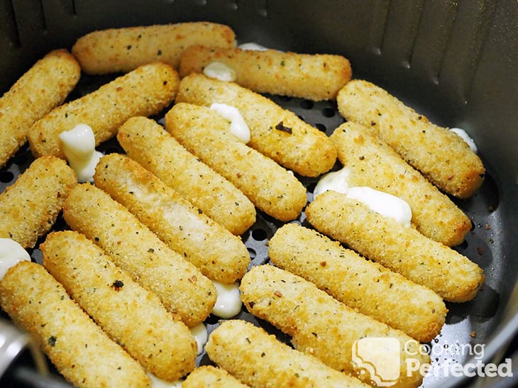Frozen Mozzarella Sticks Cooked in the Air Fryer
