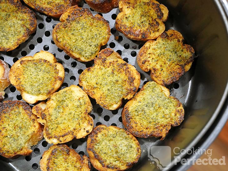 Cooking Garlic Bread in the Air Fryer