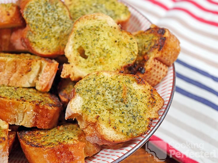 Air Fryer Garlic Bread